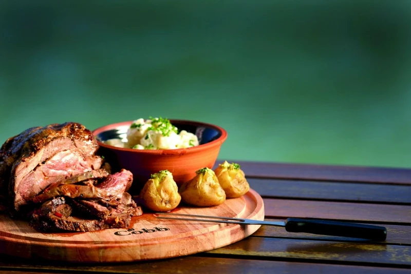 Cobb Pro houtskoolbarbecue - Zalmrood Cobb Pro Houtskoolbarbecue - Zalmrood -Buiten Kamperen Verkoop 1267 1900 250y8439 1 1