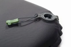 Exped SIM Comfort Duo 7.5 Zelfopblazende Slaapmat 3 Exped SIM Comfort Duo 7.5 Zelfopblazende Slaapmat -Buiten Kamperen Verkoop 1267 1900 6183 sim comfort valve in close 5472x3648 1