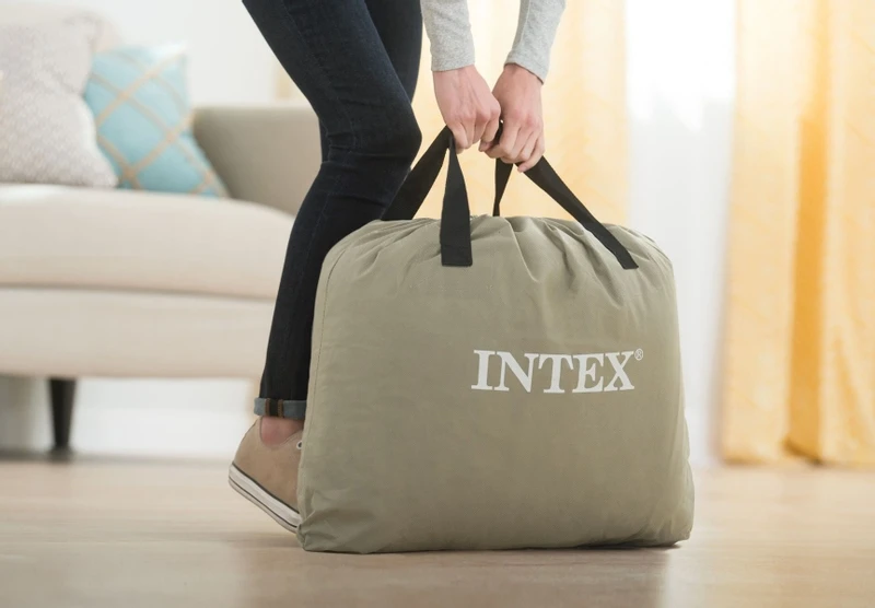 Intex Deluxe Pillow Rest Raised luchtbed - Queensize - Ingebouwde elektrische pomp Intex Deluxe Pillow Rest Raised Luchtbed - Queensize - Ingebouwde Elektrische Pomp -Buiten Kamperen Verkoop 1320 1900 64136 inuse1 2017 300