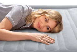 Intex Comfort Plush Luchtbed - Eenpersoons - Ingebouwde Elektrische Pomp -Buiten Kamperen Verkoop 1320 1900 67766 inuse4 2022 300