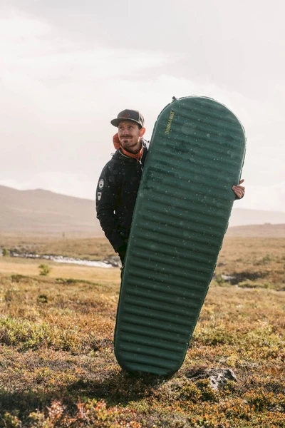 Therm-A-Rest Trail Pro 7.6 L zelfopblazende slaapmat Therm-A-Rest Trail Pro 7.6 L Zelfopblazende Slaapmat -Buiten Kamperen Verkoop 1900 1267 2020 summer norway gjende baseberg 2070
