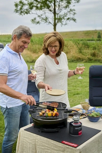 NomadiQ draagbare gasbarbecue - Zwart NomadiQ Draagbare Gasbarbecue - Zwart -Buiten Kamperen Verkoop 1900 1267 mvd0748 1