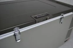 Engel MD60F Compressor Koelbox - 60 Liter -Buiten Kamperen Verkoop 1900 2849 md60f verschluss detail