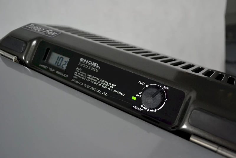 Engel MT45F-S compressor koelbox - 40 liter Engel MT45F-S Compressor Koelbox - 40 Liter -Buiten Kamperen Verkoop 1900 2849 mt45fs temperaturregelung detail