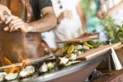 OFYR Island Corten 85 Teak Wood -Buiten Kamperen Verkoop 800 1200 ofyr locatie shoot2295