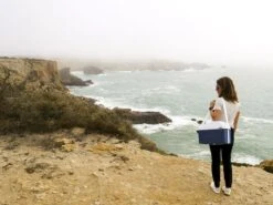 Mobicool MT08 Blauw Autokoelbox - 8 Liter -Buiten Kamperen Verkoop mobicool mt 08 cliff woman 1 resultaat